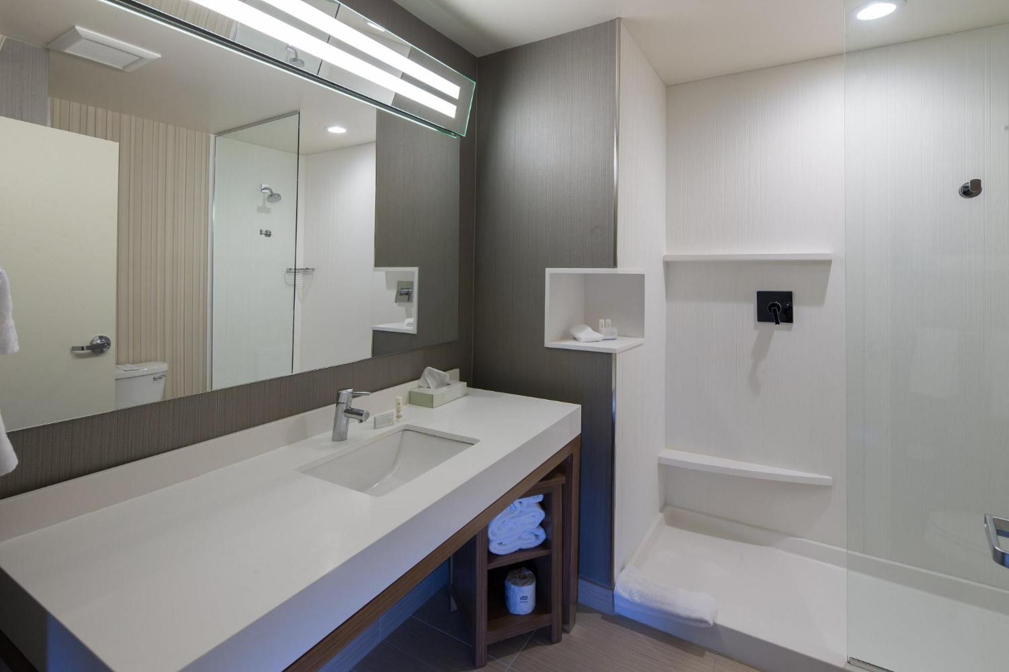 Courtyard Bay City Extérieur photo