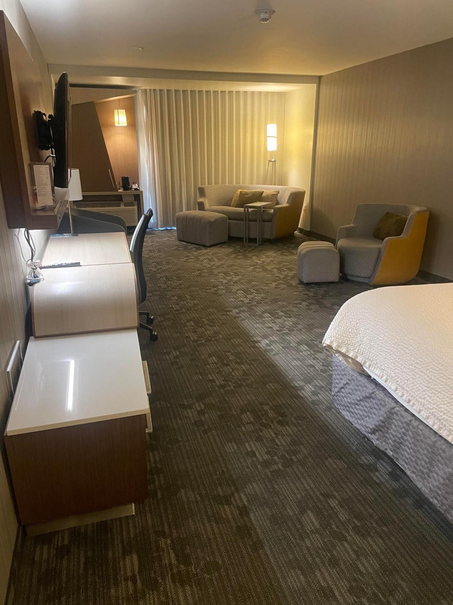 Courtyard Bay City Extérieur photo